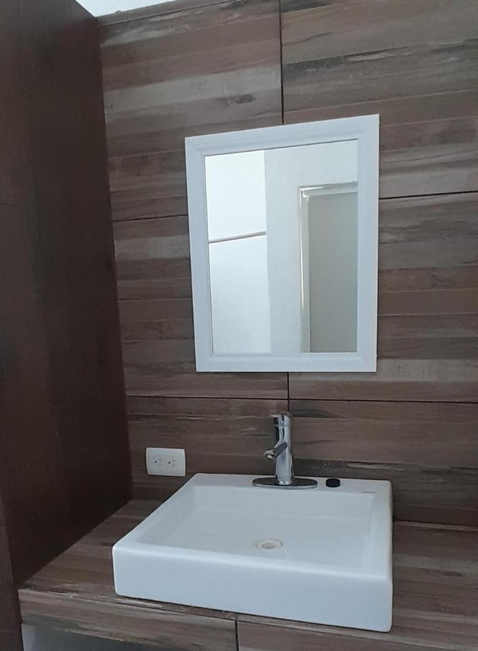 Apartamento Habitacion Con Bano A 10 Minutos Del Aeropuerto Y Tren Maya Cancún Exterior foto